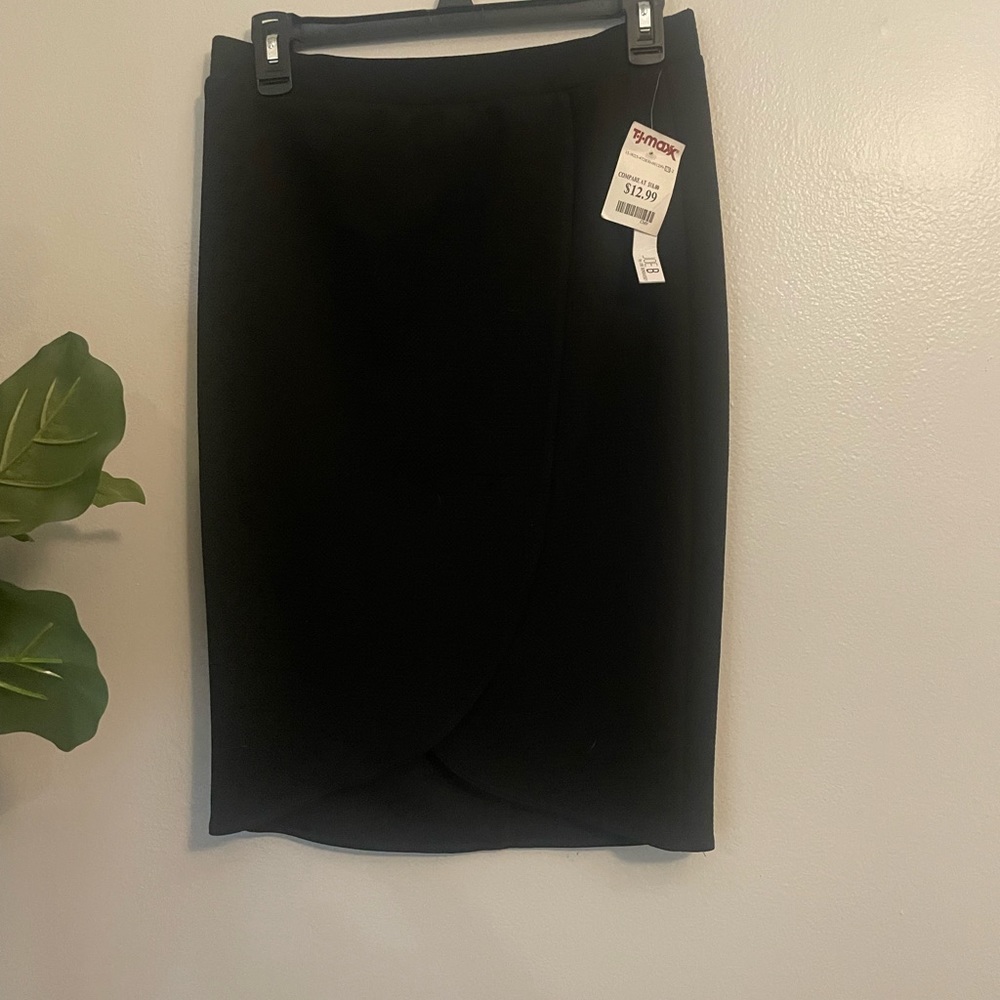 Black skirt NWT